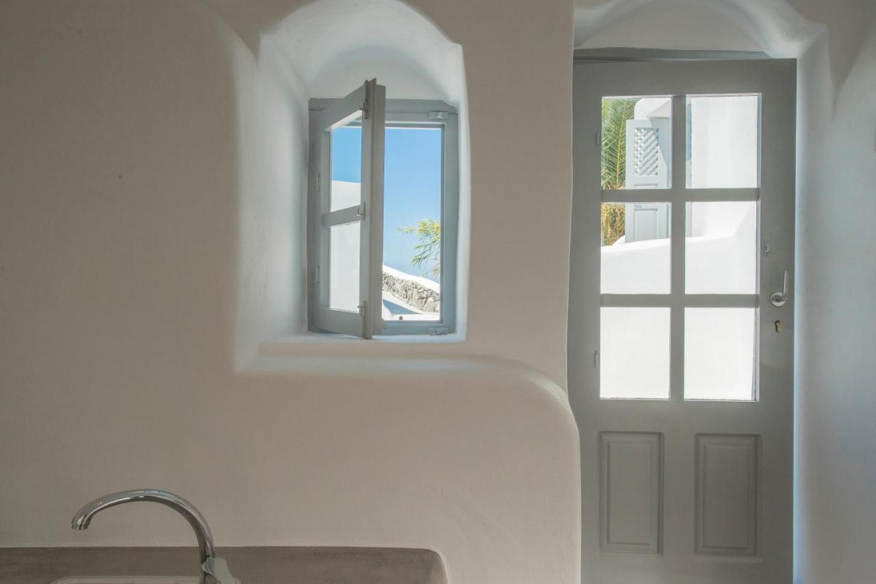 Aqua Serenity Luxury Suites Santorini Foinikiá Екстериор снимка